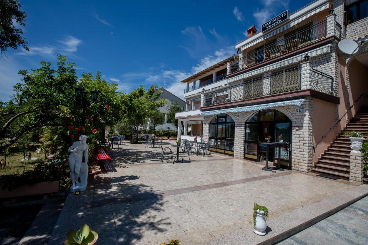 Apartments Vesela Банёл Экстерьер фото