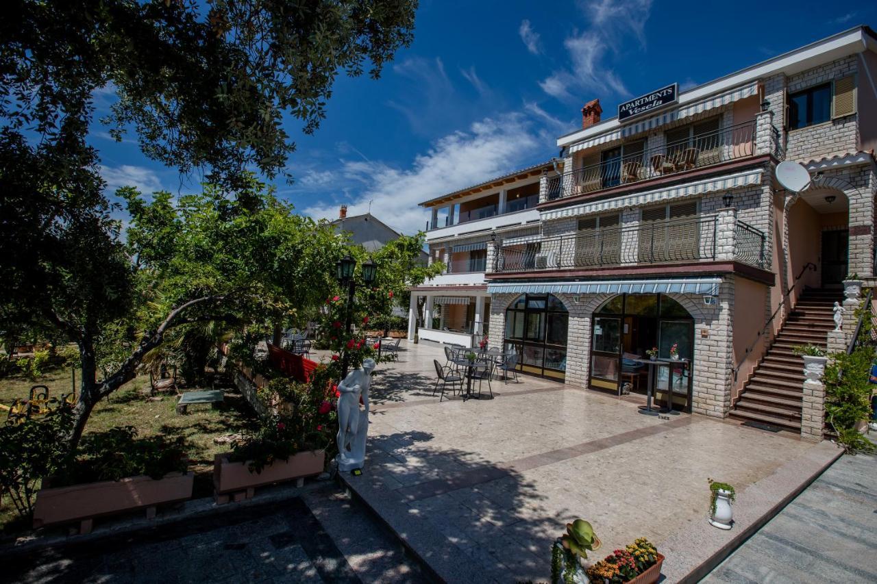 Apartments Vesela Банёл Экстерьер фото
