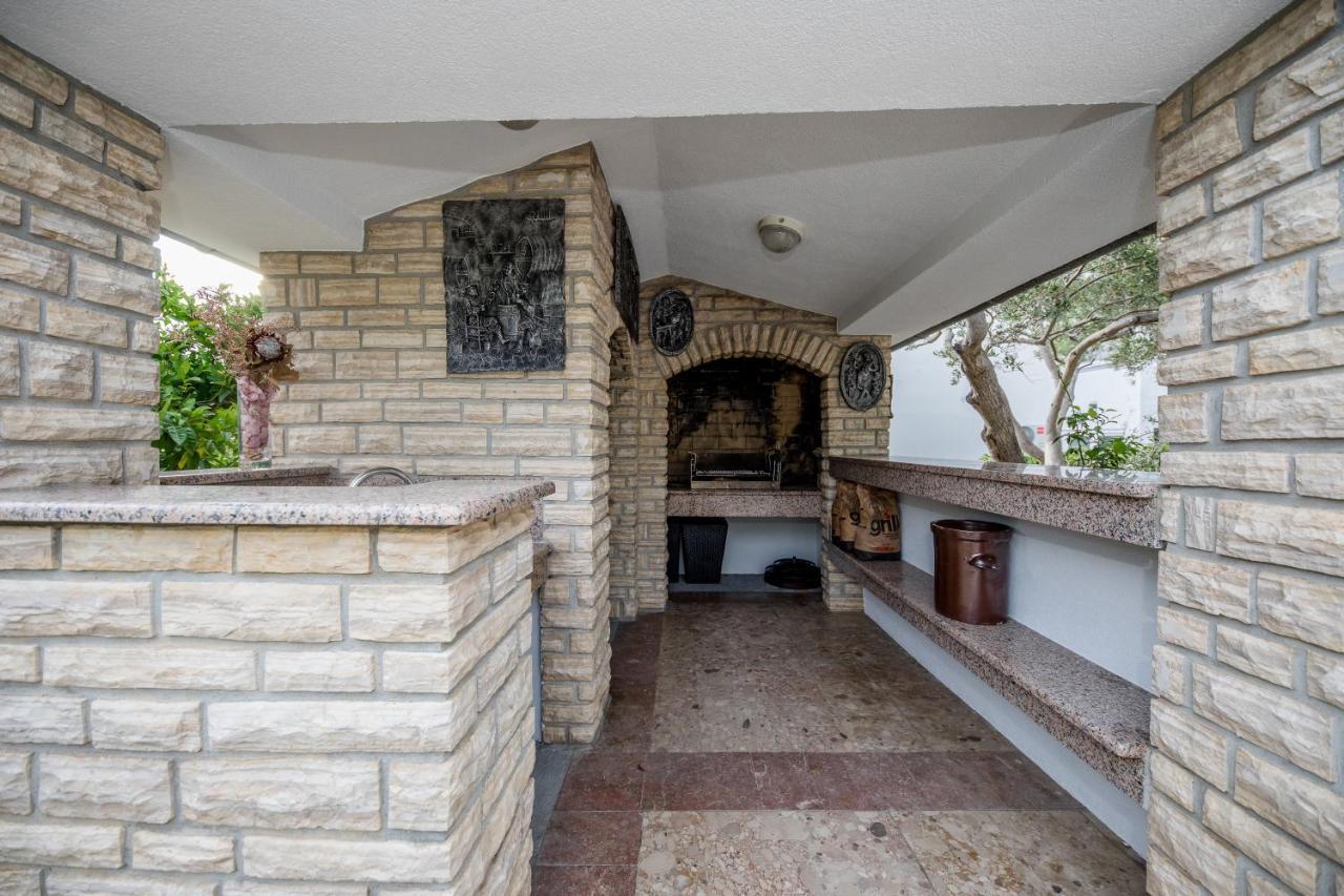 Apartments Vesela Банёл Экстерьер фото